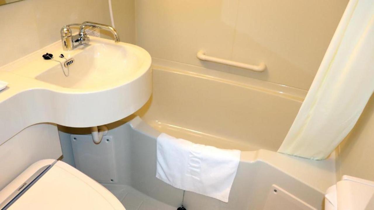 Toyoko Inn Kawaguchi Ekimae Buitenkant foto